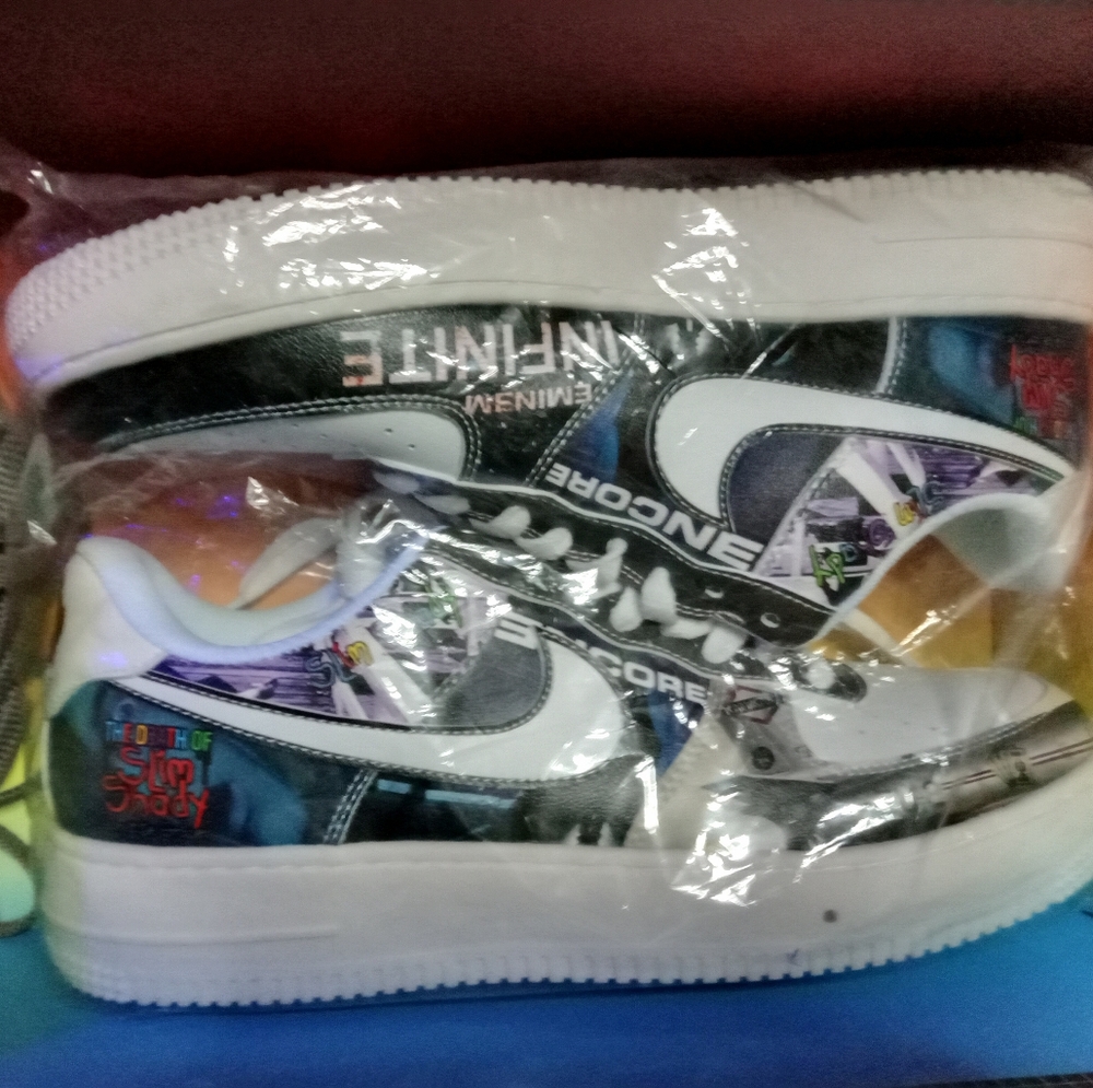 Encore Infinite Men's Sneakers - Black and White